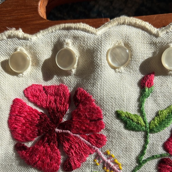 Vintage Hibiscus Embroidered Handbag with Wooden Handle - Picture 6 of 6